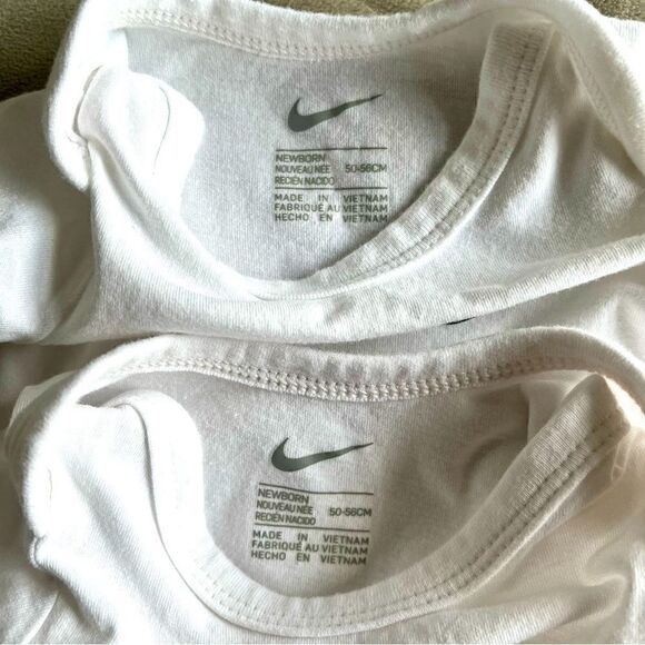 Nike Mini Me Bodysuit Set, White Onesie Black Swoosh Short Sleeve Size Newborn - Picture 7 of 10